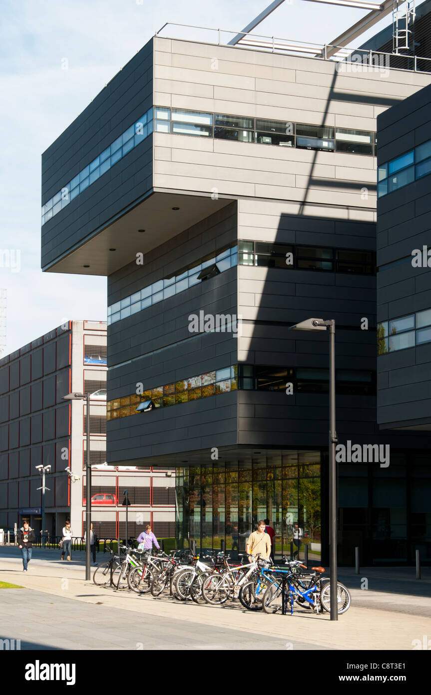 La Alan Turing building, Università di Manchester, Manchester, Inghilterra, Regno Unito. Architetti Sheppard Robson, 2007. Foto Stock