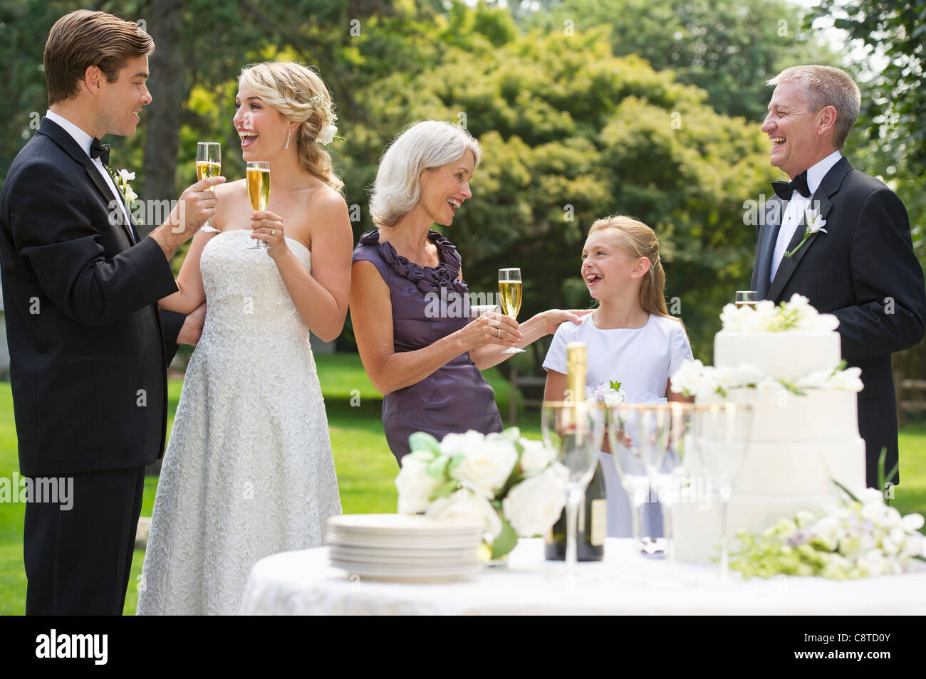 Stati Uniti d'America, nello Stato di New York, Old Westbury, persone al ricevimento di nozze Foto Stock