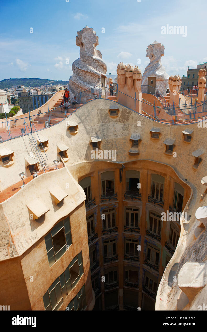 Tetto di Casa Mila, o 'La Pedrera' edificio. Barcellona, in Catalogna, Spagna. Foto Stock