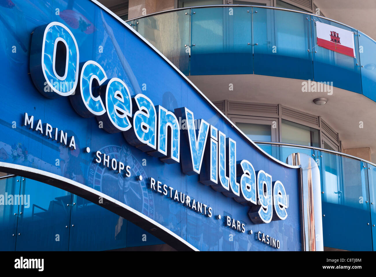 Dettaglio di Ocean Village ingresso e appartamenti di lusso a Gibilterra. Foto Stock