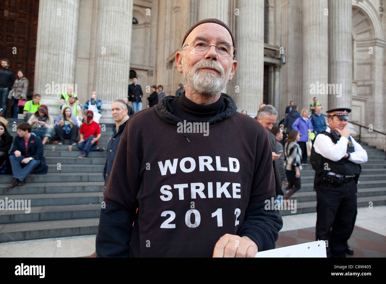 La cattedrale di St Paul e anti-capitalista manifestanti camp. Foto Stock