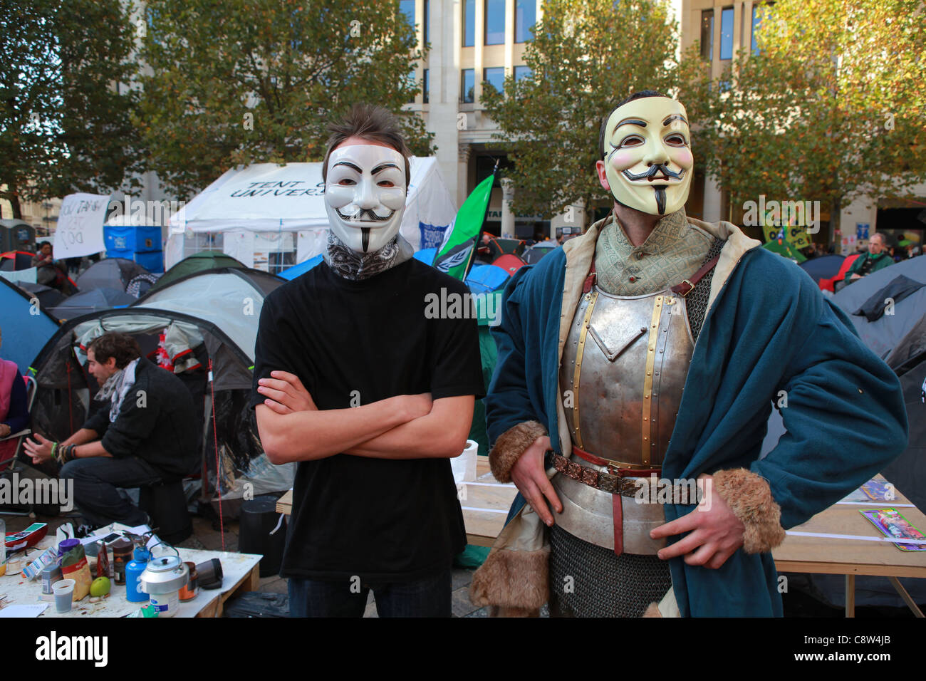 La cattedrale di St Paul e anti-capitalista manifestanti camp. Foto Stock