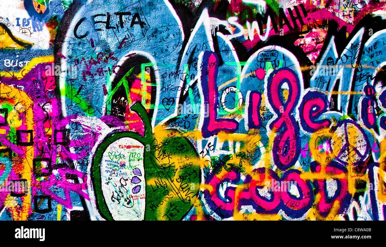 John Lennon muro di graffiti a Praga Foto Stock