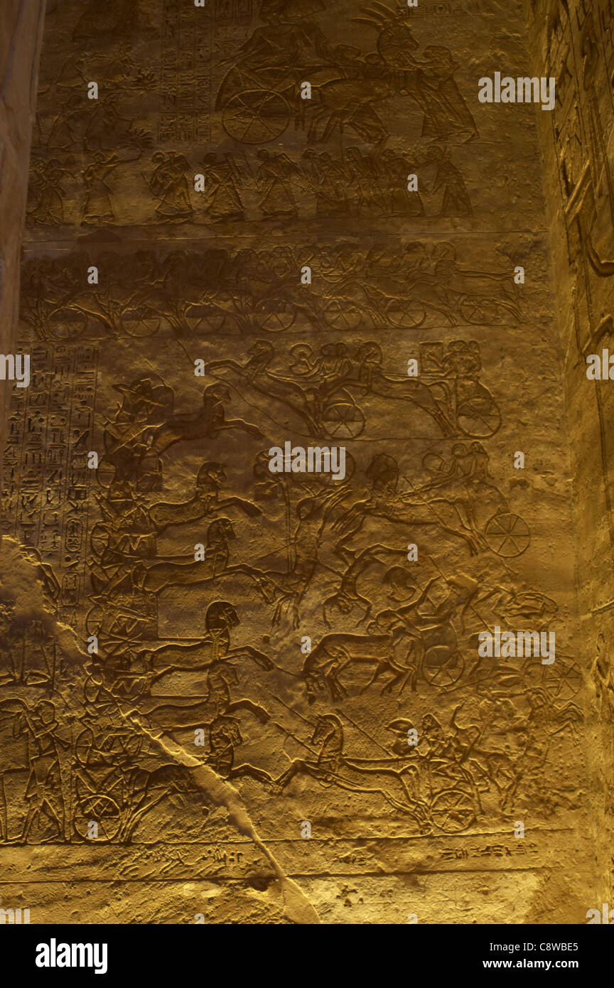 Arte Egizia Grande Tempio di Ramses II. Campagna militare contro gli Ittiti. Battaglia di Kades. Abu Simbel. L'Egitto. Foto Stock