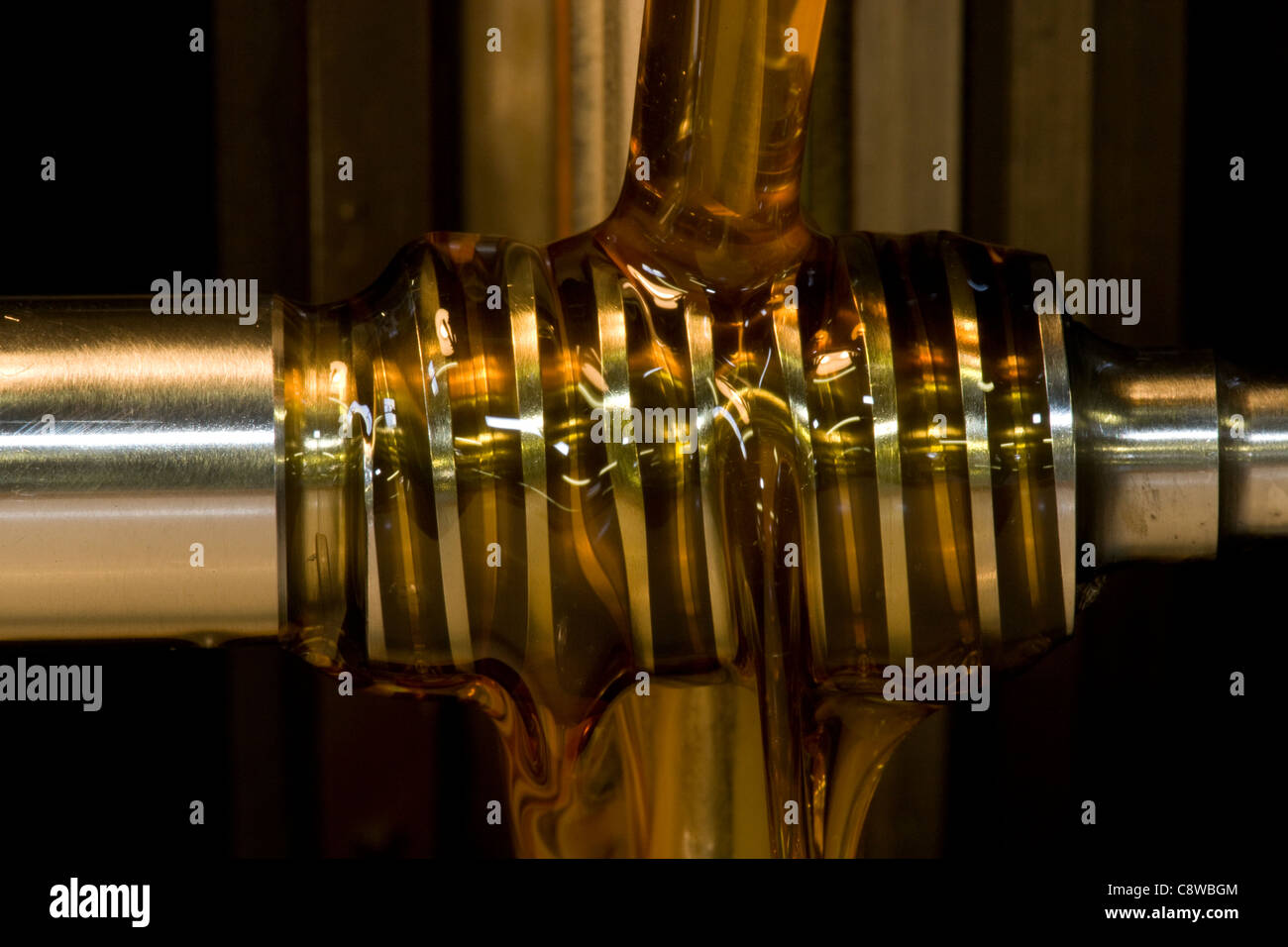 Rettifica CNC tornio worm di finitura di taglio albero ingranaggio Foto Stock