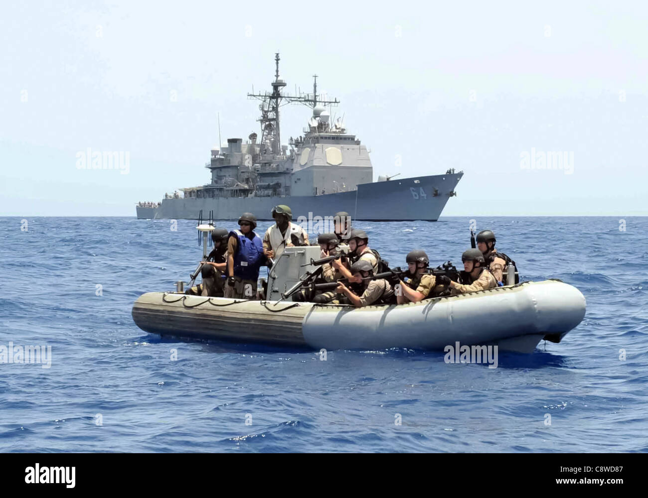 Task force multinazionale conducendo contro la pirateria operazioni per individuare ed impedire la pirateria in e attorno al Golfo di Aden, Foto Stock
