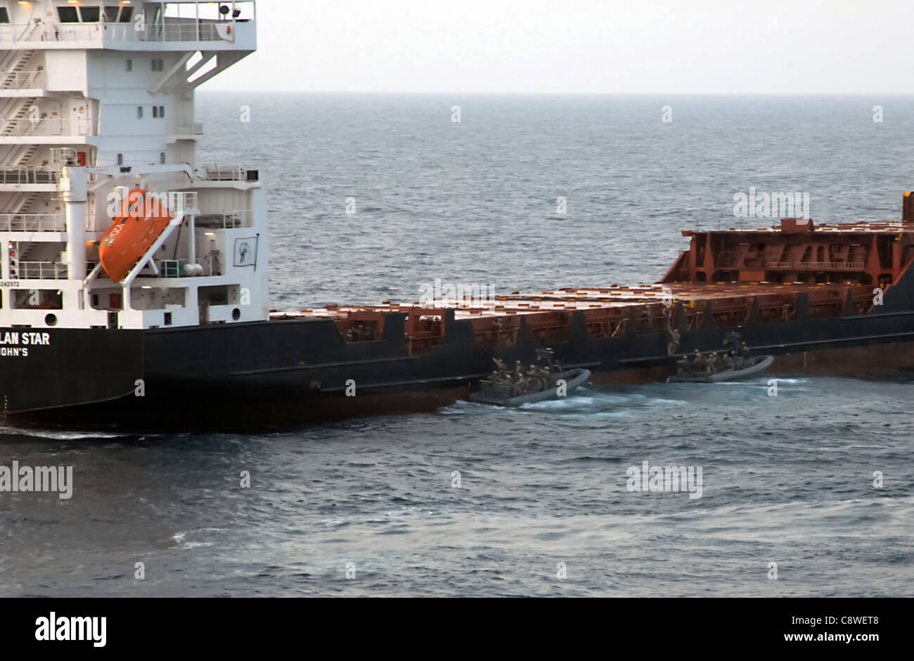Raid marittimo vigore, approccio la motonave Magellan Star Giovedì, Settembre 9 per recuperarlo dal sospetto di pirati. Foto Stock