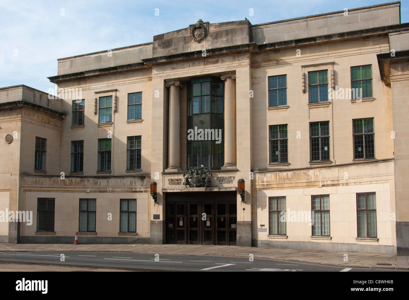 Corona e il tribunale della contea di Oxford in Inghilterra. Foto Stock