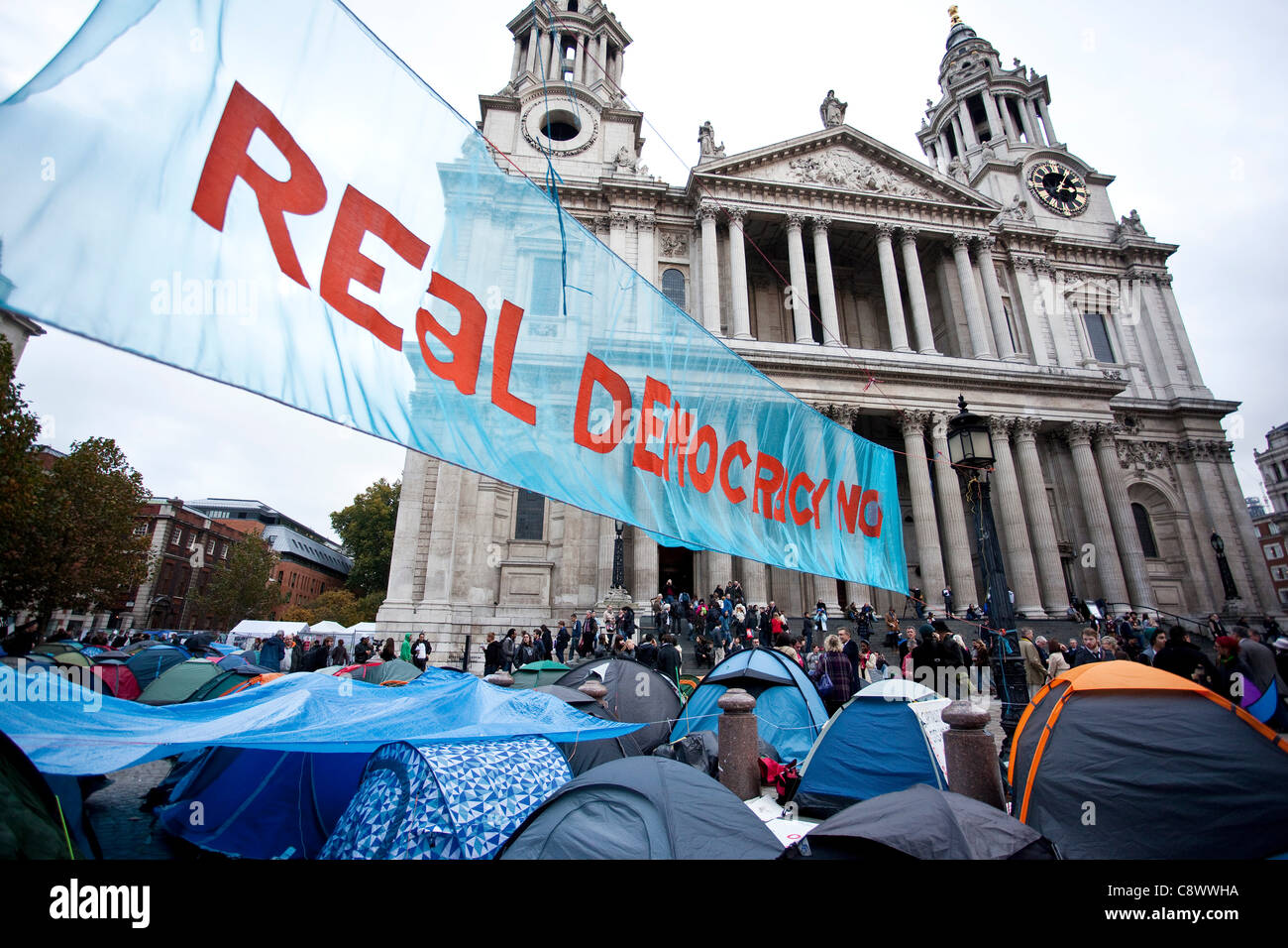 La Cattedrale di St Paul, Londra, Regno Unito. 02/11/2011 occupare LSX manifestanti non mostra alcun segno di dare alle richieste che essi lasciano pacificamente. Foto Stock