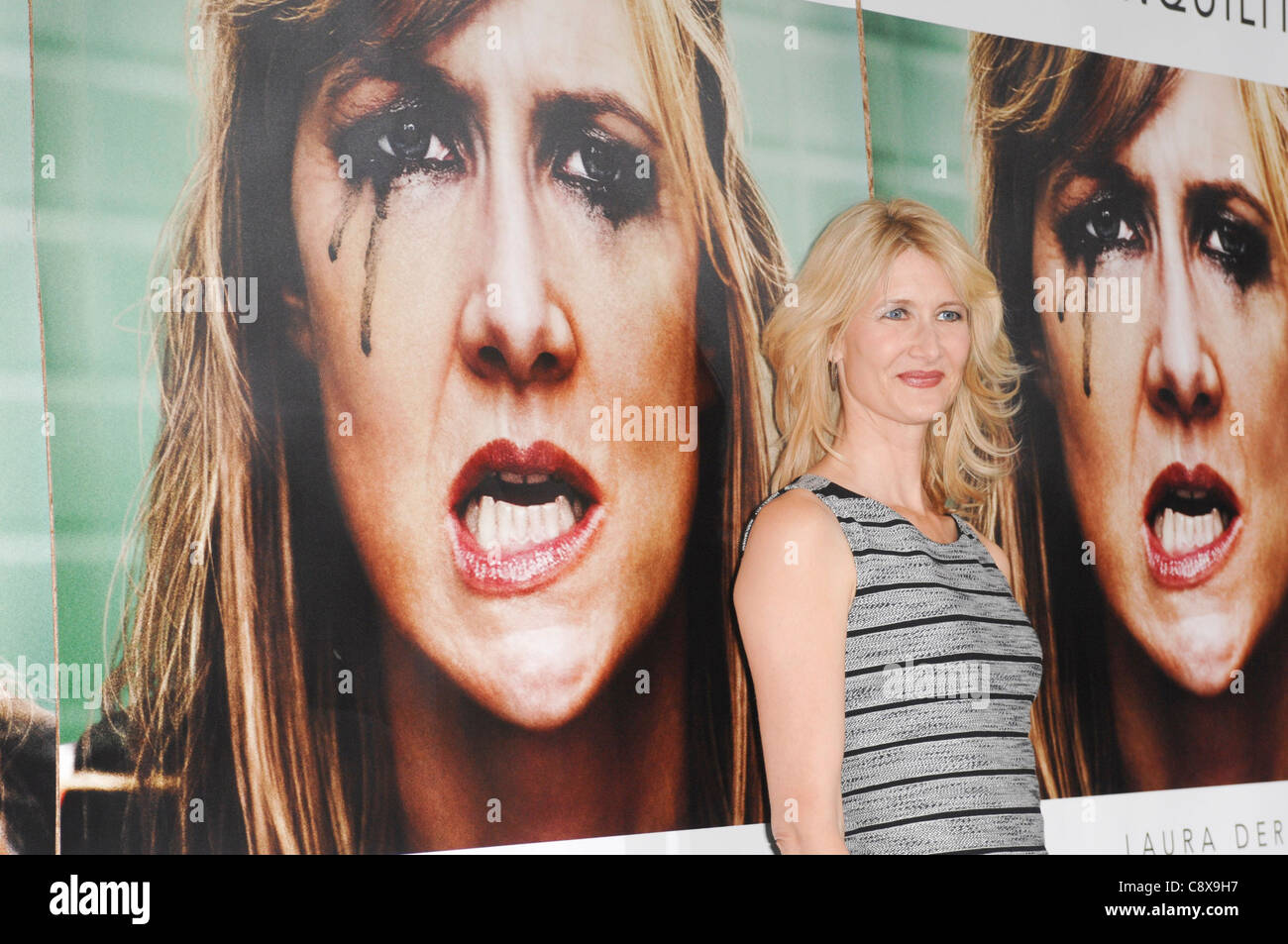 Laura Dern arrivi stagione illuminato uno PremiereParamount Theatre di Los Angeles CA 6 ottobre 2011 Photo Elizabeth Foto Stock