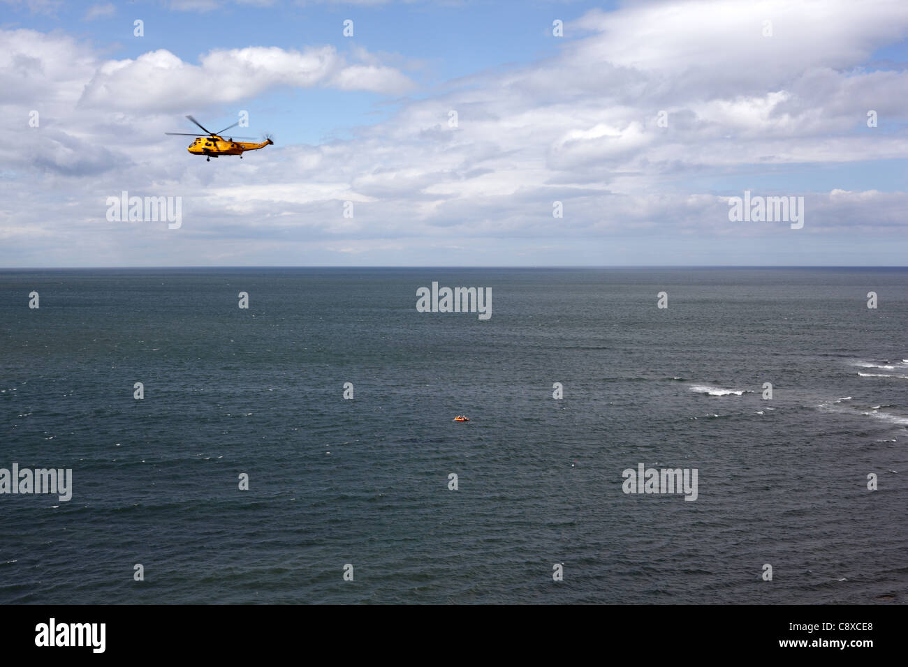 Aria di mare al salvataggio in Runswick Bay, East Yorkshire Costa, Giugno 2011 Foto Stock