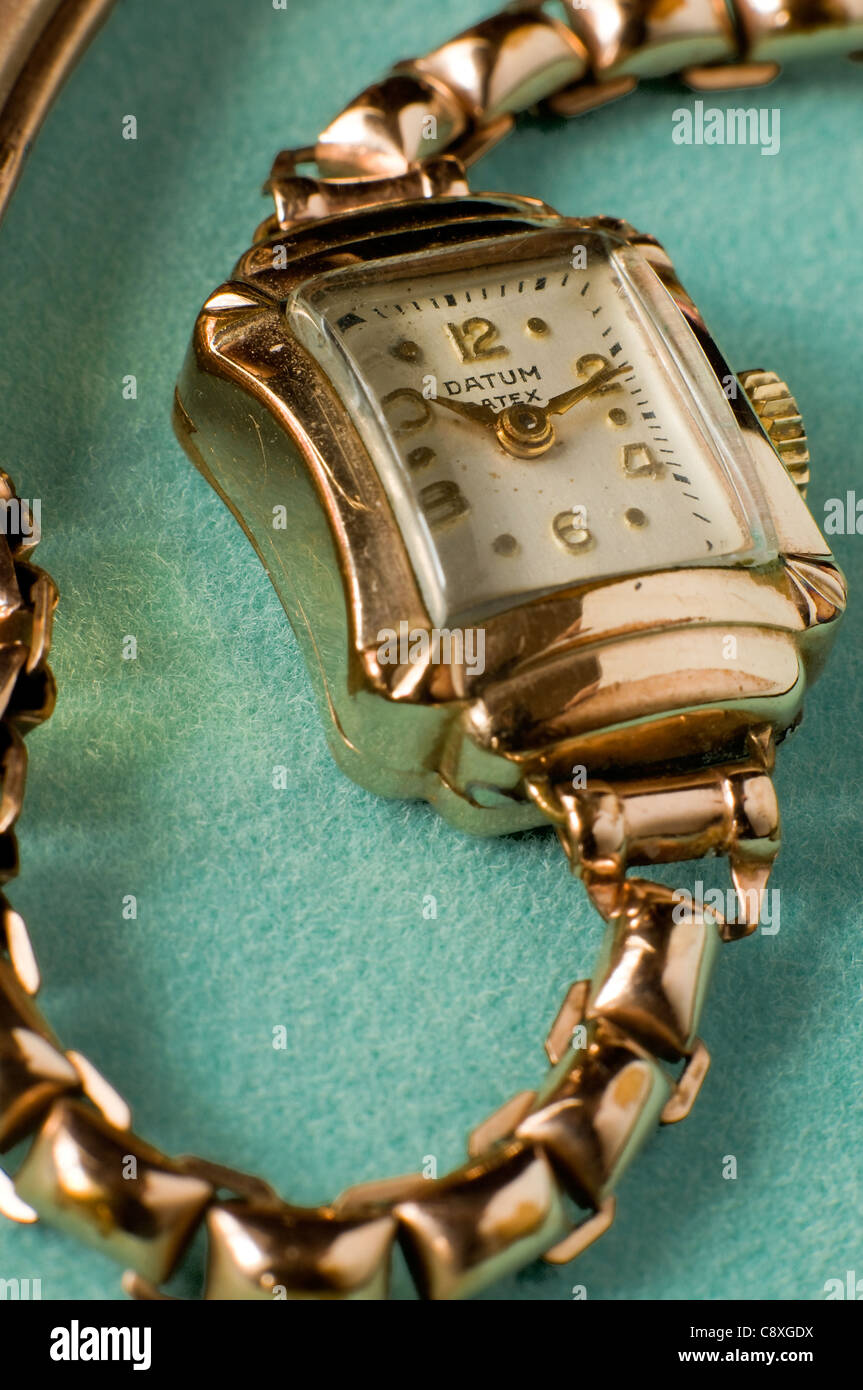 1910 Avvolgimento dato guardare in stile art deco con rose gold Foto Stock