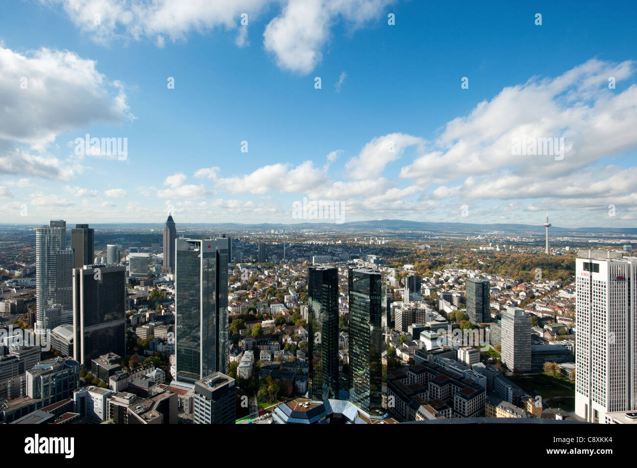 Vista dal tetto della Torre Principale su Frankfurt am Main, Hesse, Germania. Foto Stock