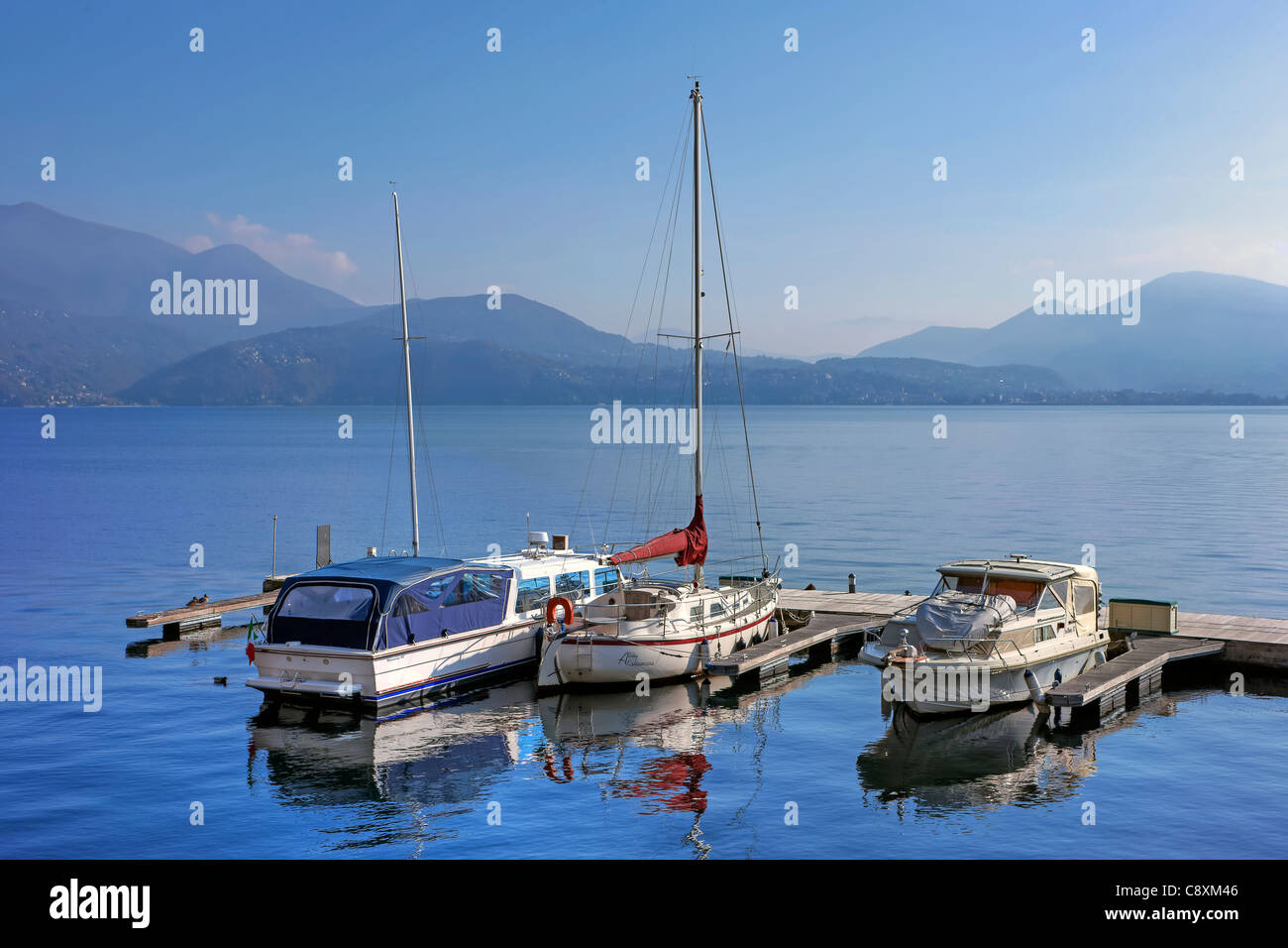 Barche sul Lago Maggiore a Cannero, Piemonte, Italia Foto Stock