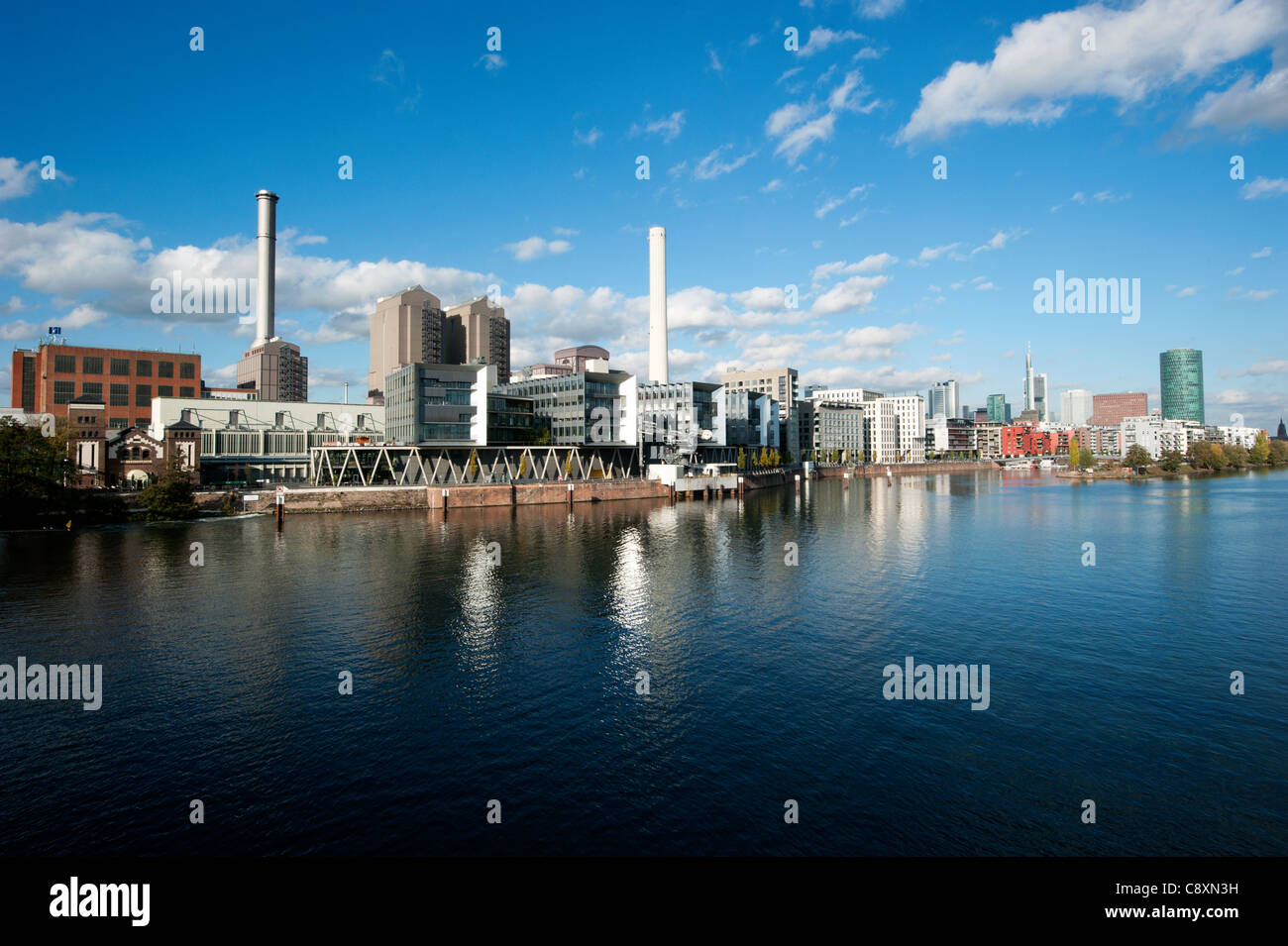 Porta Ovest, fiume Main, Francoforte, Germania. Foto Stock