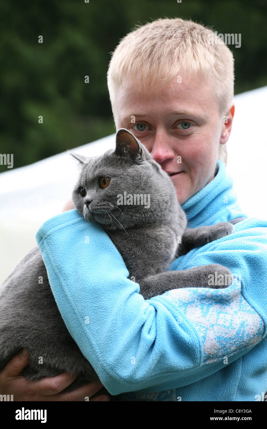 La ragazza con la British Shorthair cat Foto Stock