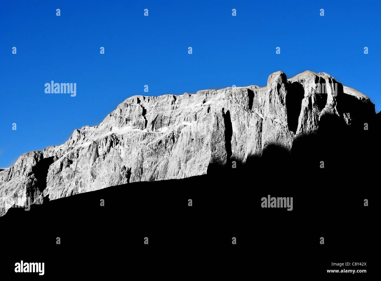 Il paesaggio delle Alpi italiane e le Dolomiti della Val di Fassa Foto Stock