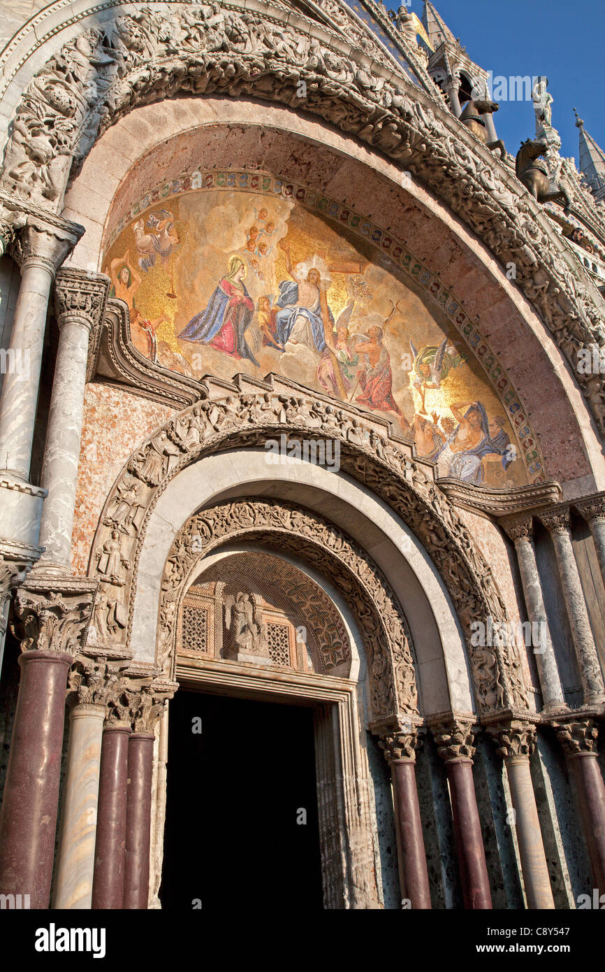Venezia - Portale da st. Cattedrale di Mark Foto Stock