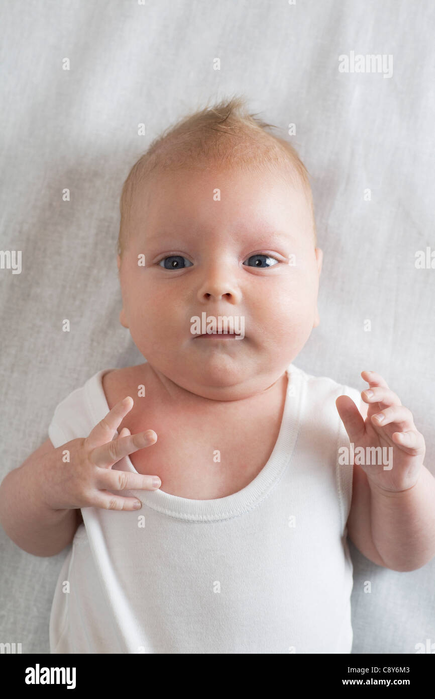 Ritratto di giovane baby boy Foto Stock