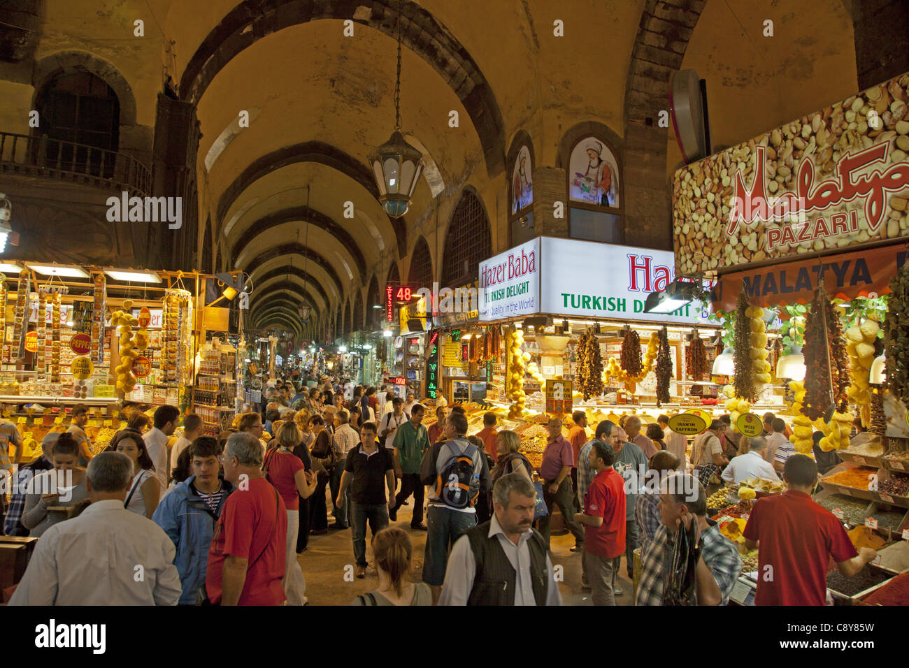 Misir Carsisi e il Bazar delle Spezie, interieur, affollato, Istanbul, Turchia , in Europa, Foto Stock