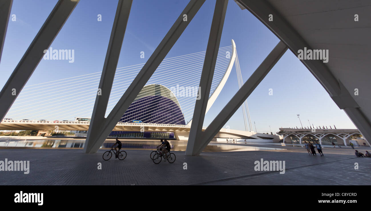 Agora, Puente de l Assut, bridge, Città delle Scienze, Calatrava, Valencia, Spagna Foto Stock