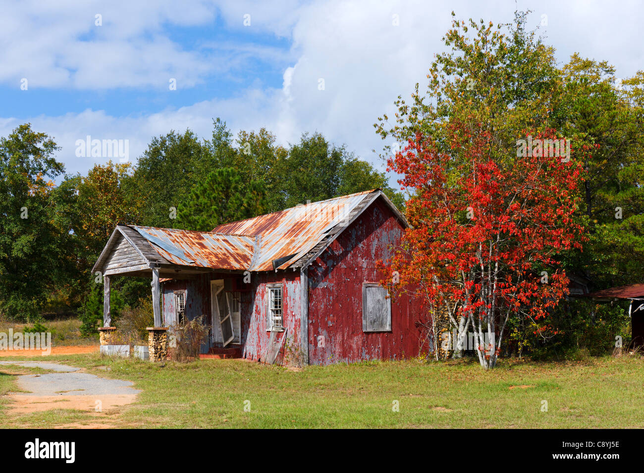 Baracca fatiscente sull'autostrada 280/27 al di fuori delle pianure, GEORGIA, STATI UNITI D'AMERICA Foto Stock