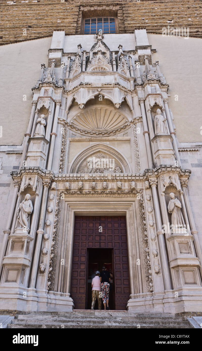 Ancona Italia - Chiesa di San Francesco alla scala, del XV secolo, portale da Giorgio Orsini da Sebenico. Foto Stock