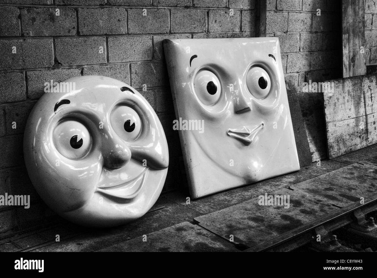Due facce di Thomas Il serbatoio del motore, staccato dal motore e memorizzati in un capannone a Buckinghamshire Centro ferroviario Foto Stock