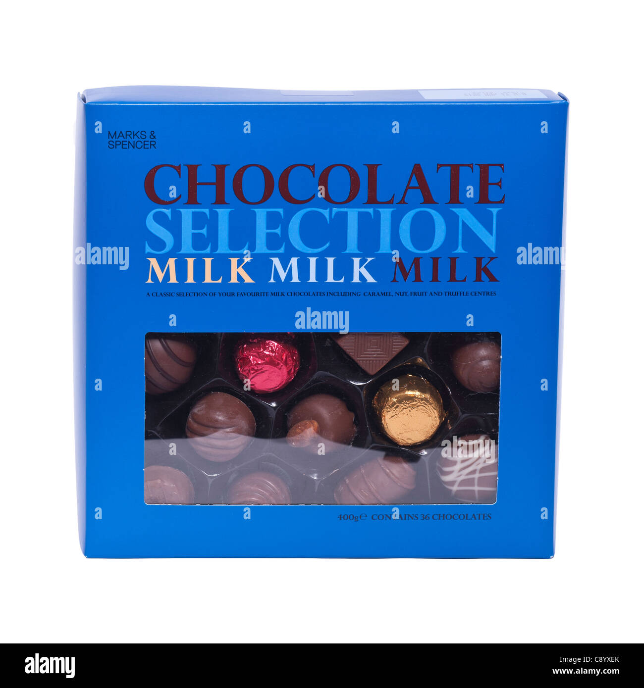 Una scatola di cioccolatini da Marks & Spencer su sfondo bianco Foto Stock