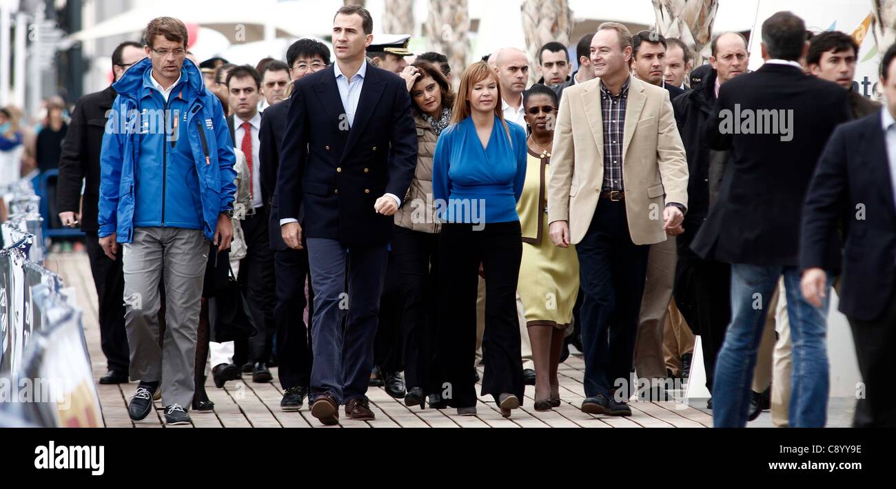 05.11.2011. Alicante, Spagna. Il Principe Felipe di Spagna alla Volvo Ocean Race start in Alicante del porto. Foto Stock