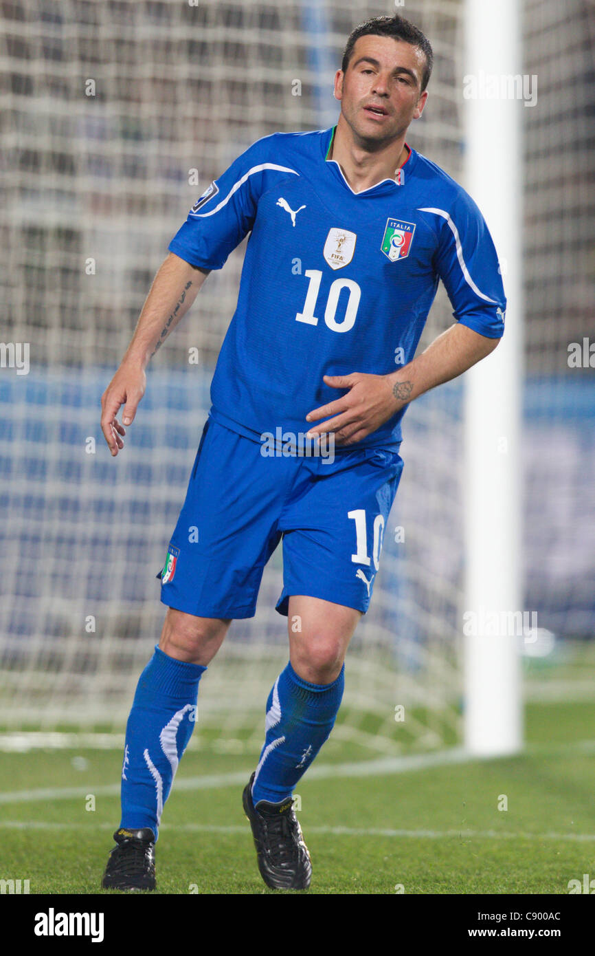 Antonio Di Natale dell Italia in azione durante una 2010 Coppa del Mondo FIFA Group F match contro la Slovacchia a Ellis Park Stadium. Foto Stock