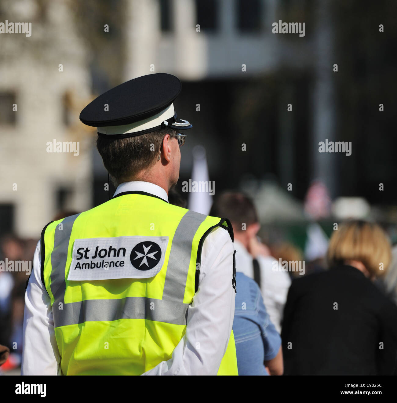 Un servizio di ambulanza ai funerali del Presidente polacco Lech Kaczynski, aprile 2010, Trafalgar Square, London, Regno Unito Foto Stock