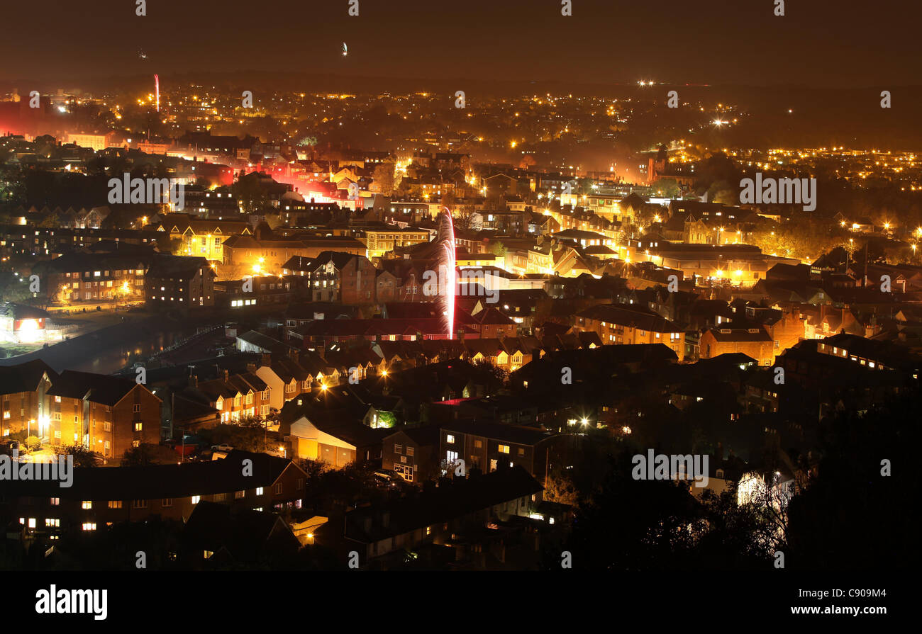 Vista generale di Lewes durante la notte dei falò celebrazioni 2011. Foto di James Boardman. Foto Stock