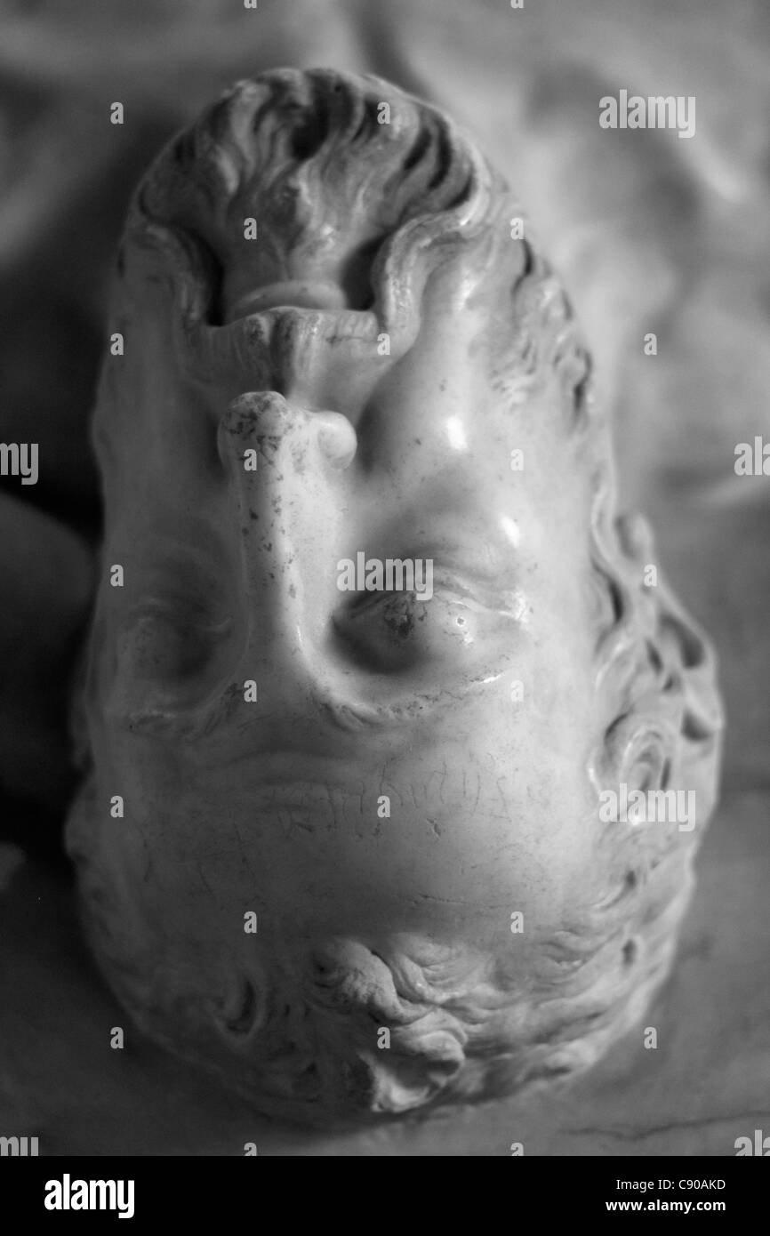 Effigie del Re Enrico II sulla sua tomba nella Basilica di Saint-Denis, Saint Denis, Ile de France, Francia Foto Stock