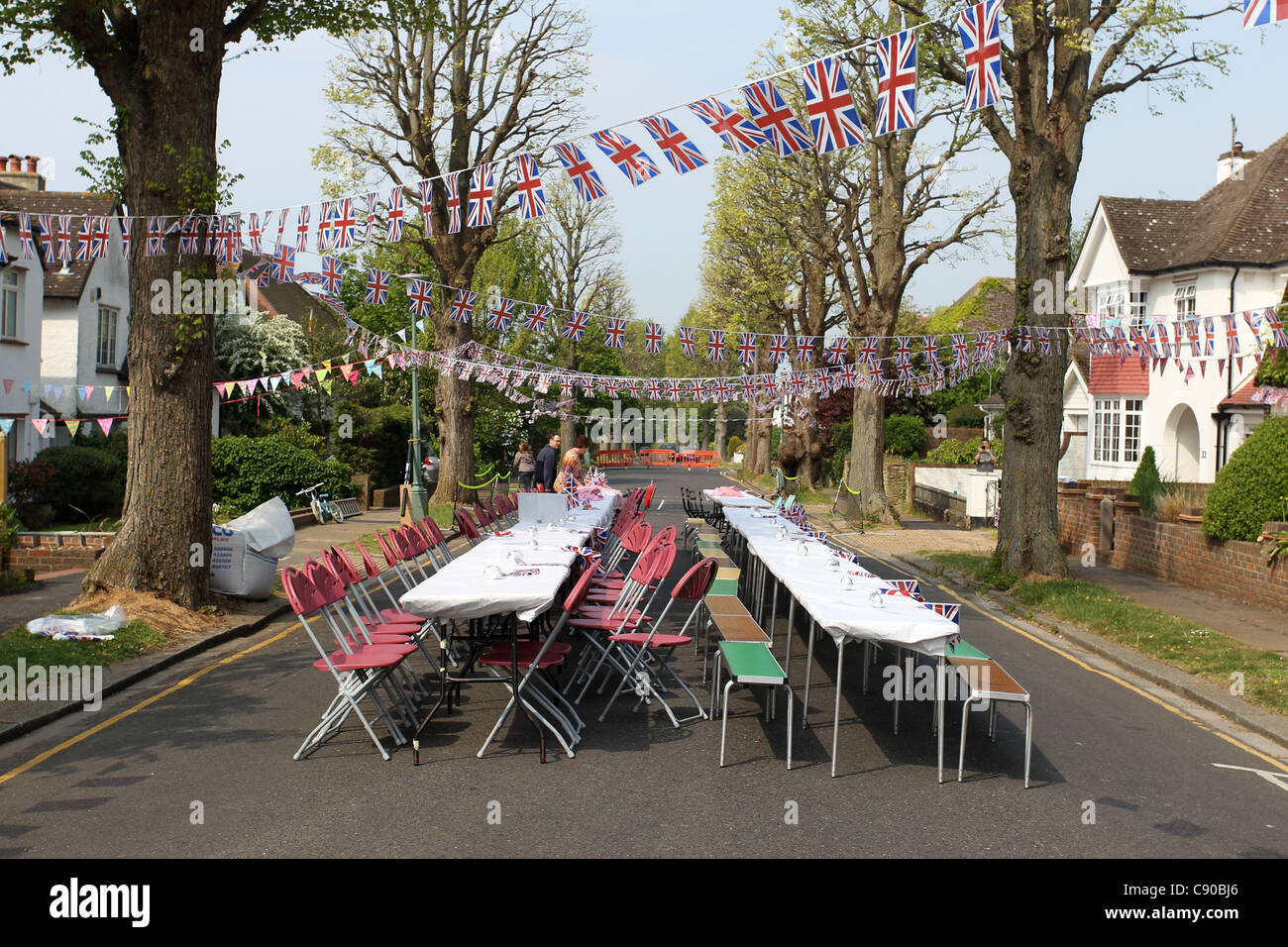 Un vuoto street party in Brighton, East Sussex, Regno Unito, in onore delle nozze reali tra il principe William e Kate Middleton. Foto Stock