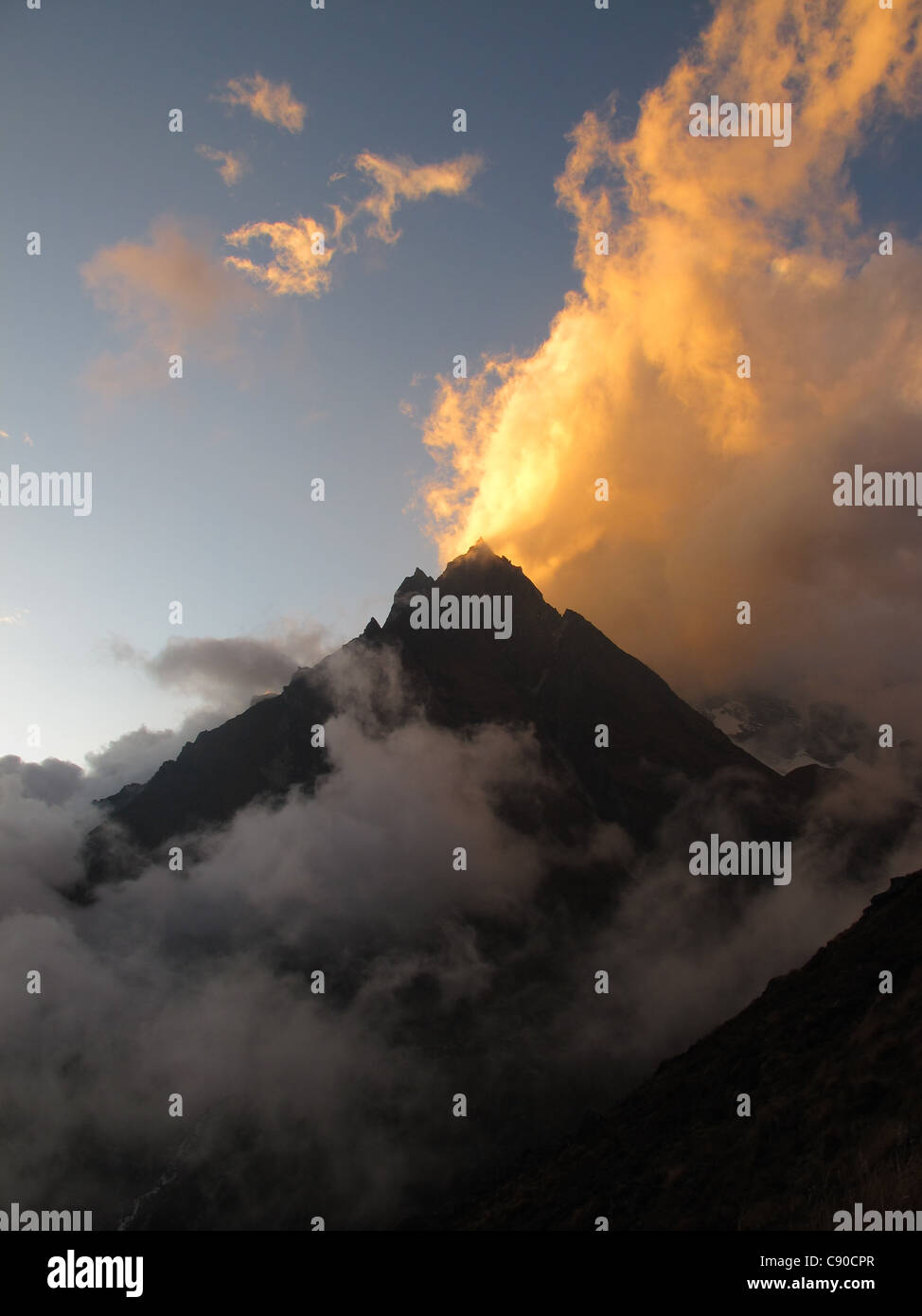 Tramonto nella valle di Langtang, Nepal Foto Stock