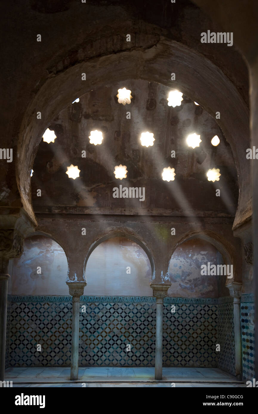 Antico Bagno interno dell'Alhambra di Granada, Andalusia, Spagna, Europa Foto Stock