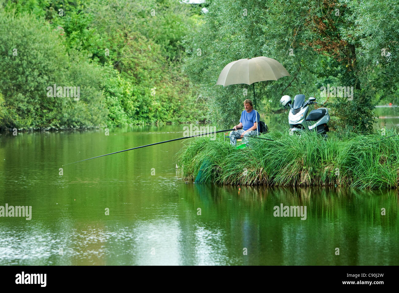 Amiens hortillonages pesca Francia Foto Stock
