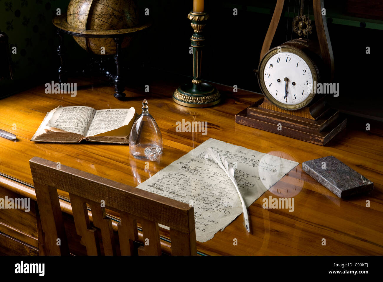 Scrivania di Friedrich von Schiller Schillerhaus Schiller visse qui dal 1802 al 1805 Schillerstrasse 12 Weimar Turingia Ge Foto Stock