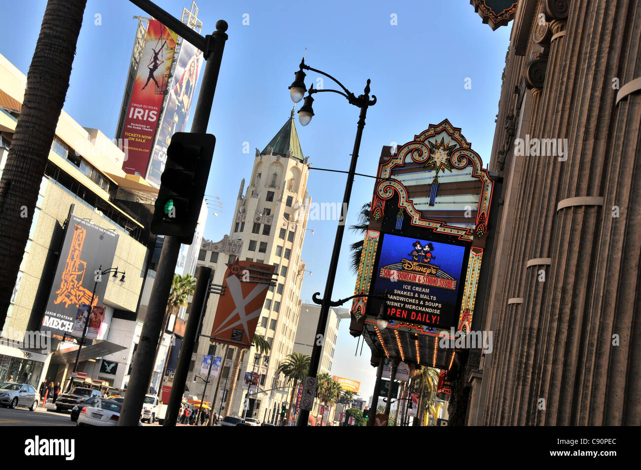 Vista di edifici su Hollywood Boulevard, Hollywood, Los Angeles, California, USA, America Foto Stock