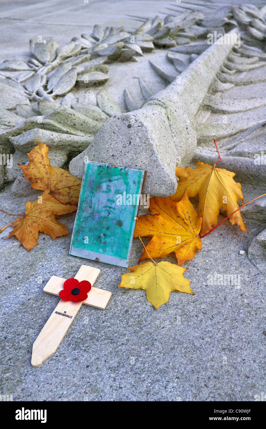 Memoriale di un soldato caduto sul cenotafio in George Square, Glasgow, Scotland, Regno Unito, Gran Bretagna Foto Stock