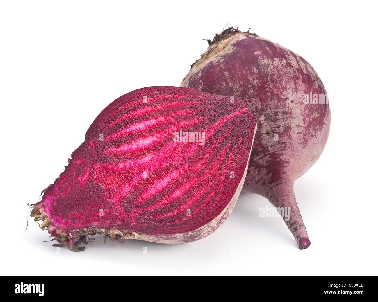 Mature barbabietole vegetali di radice isolato su bianco Foto Stock