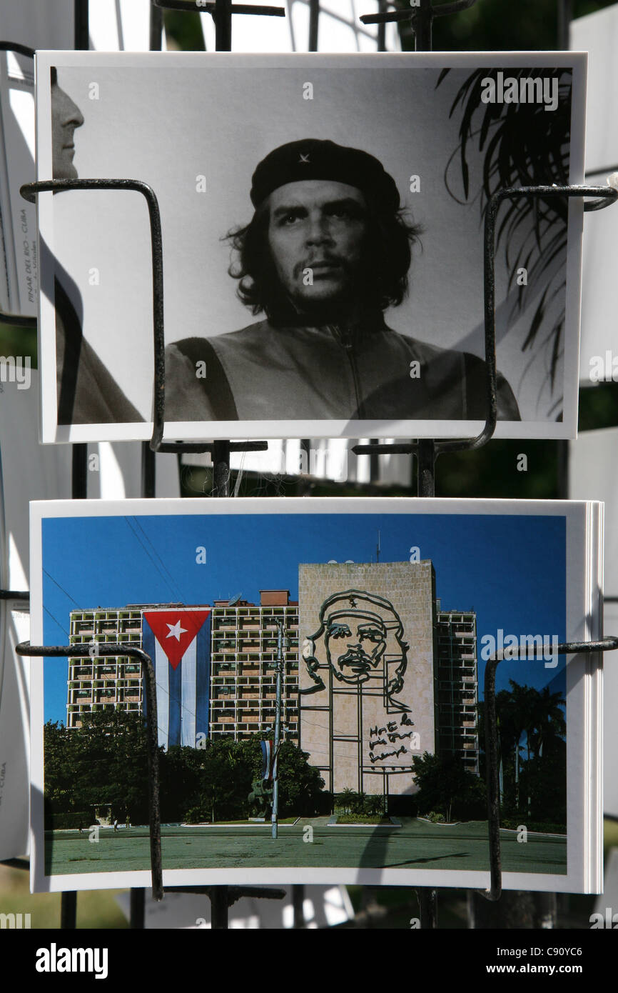 Cartolina wit la famosa fotografia di Che Guevara da Alberto Korda in un negozio di souvenir in Vinales Valley, Cuba. Foto Stock