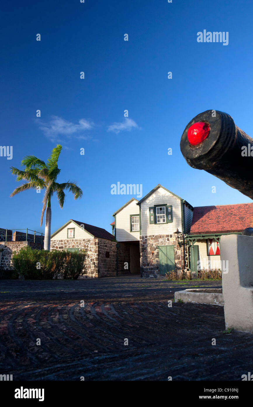 I Paesi Bassi, Oranjestad, Sint Eustatius Isola, olandese dei Caraibi. Fort Oranje, costruito nel 1629. Foto Stock