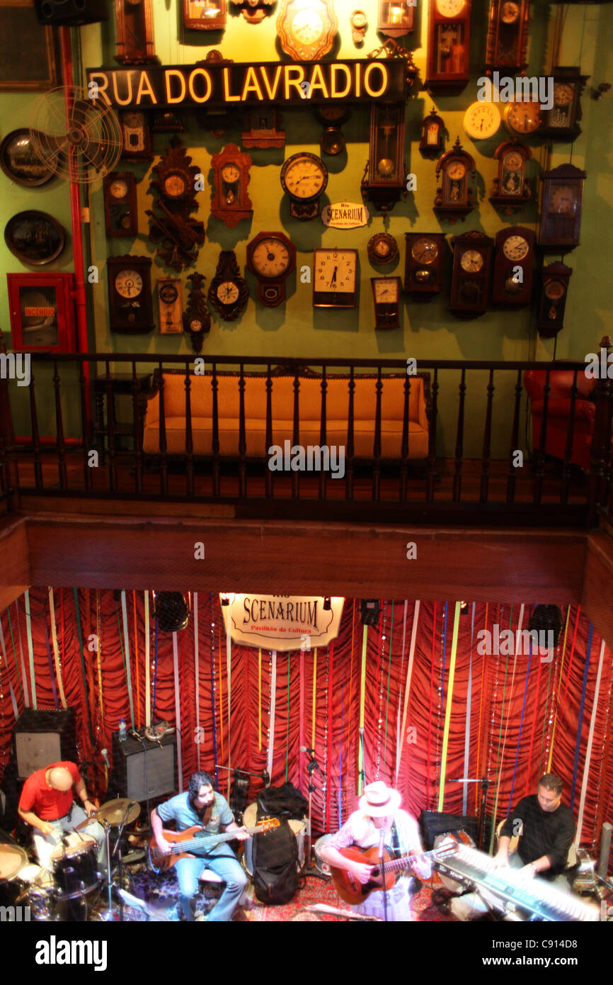 Interni decorazione di Rio Scenarium locale notturno in Lapa, Rio de Janeiro, Brasile Foto Stock