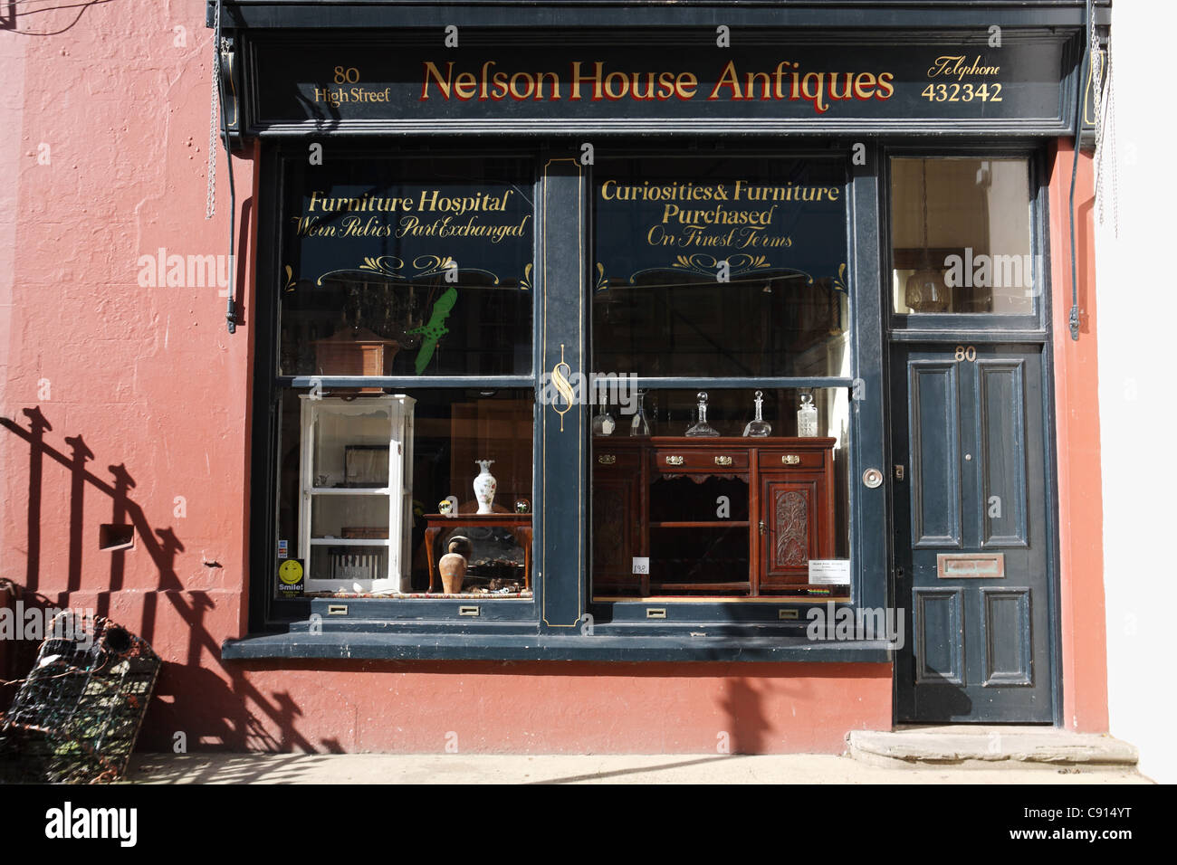 Nelson House negozio di antiquariato Hastings old town, East Sussex, South Coast, England, Regno Unito Foto Stock
