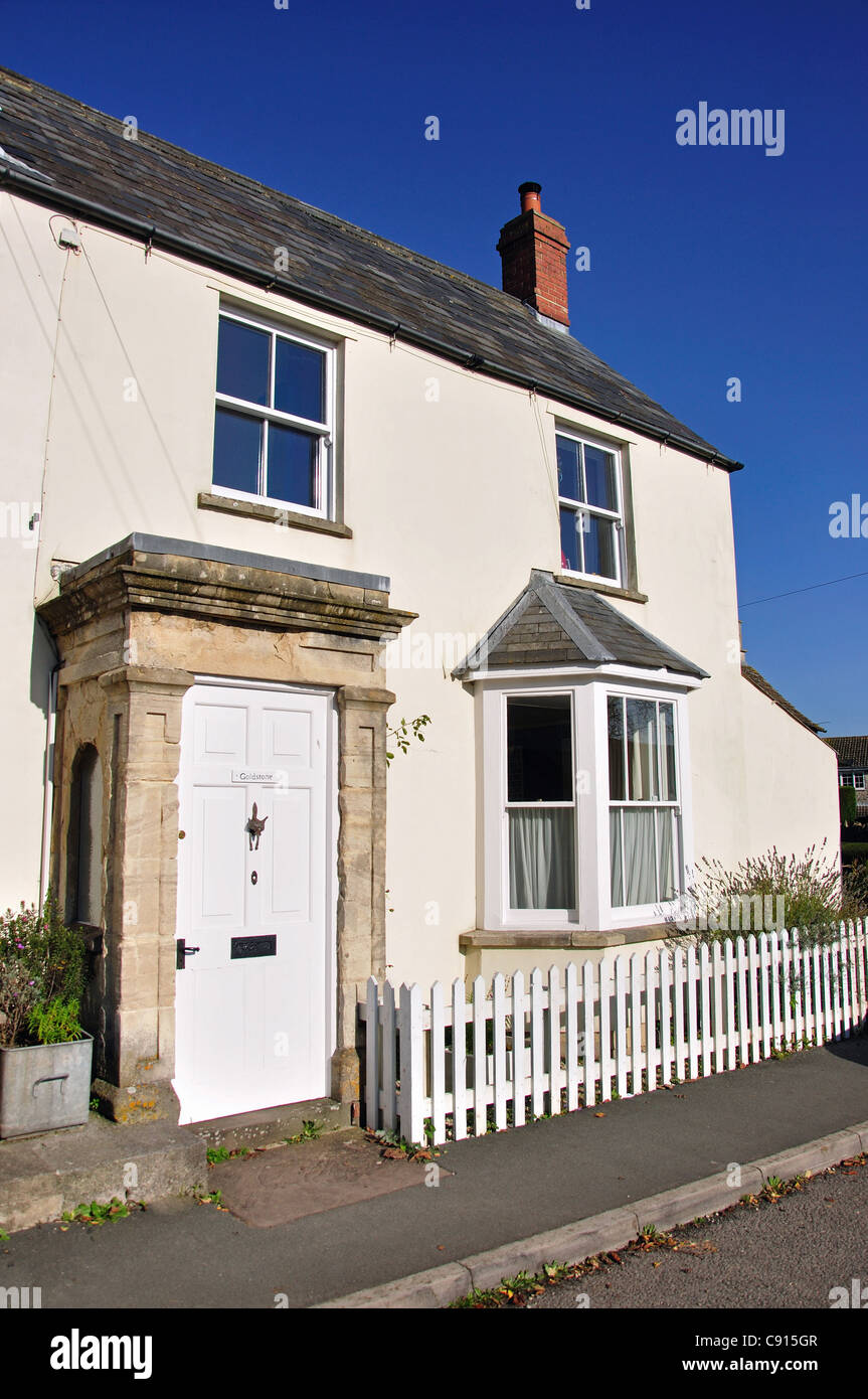 Piccola casa sulla Strada Alta Hawkesbury Upton, Gloucestershire, England, Regno Unito Foto Stock