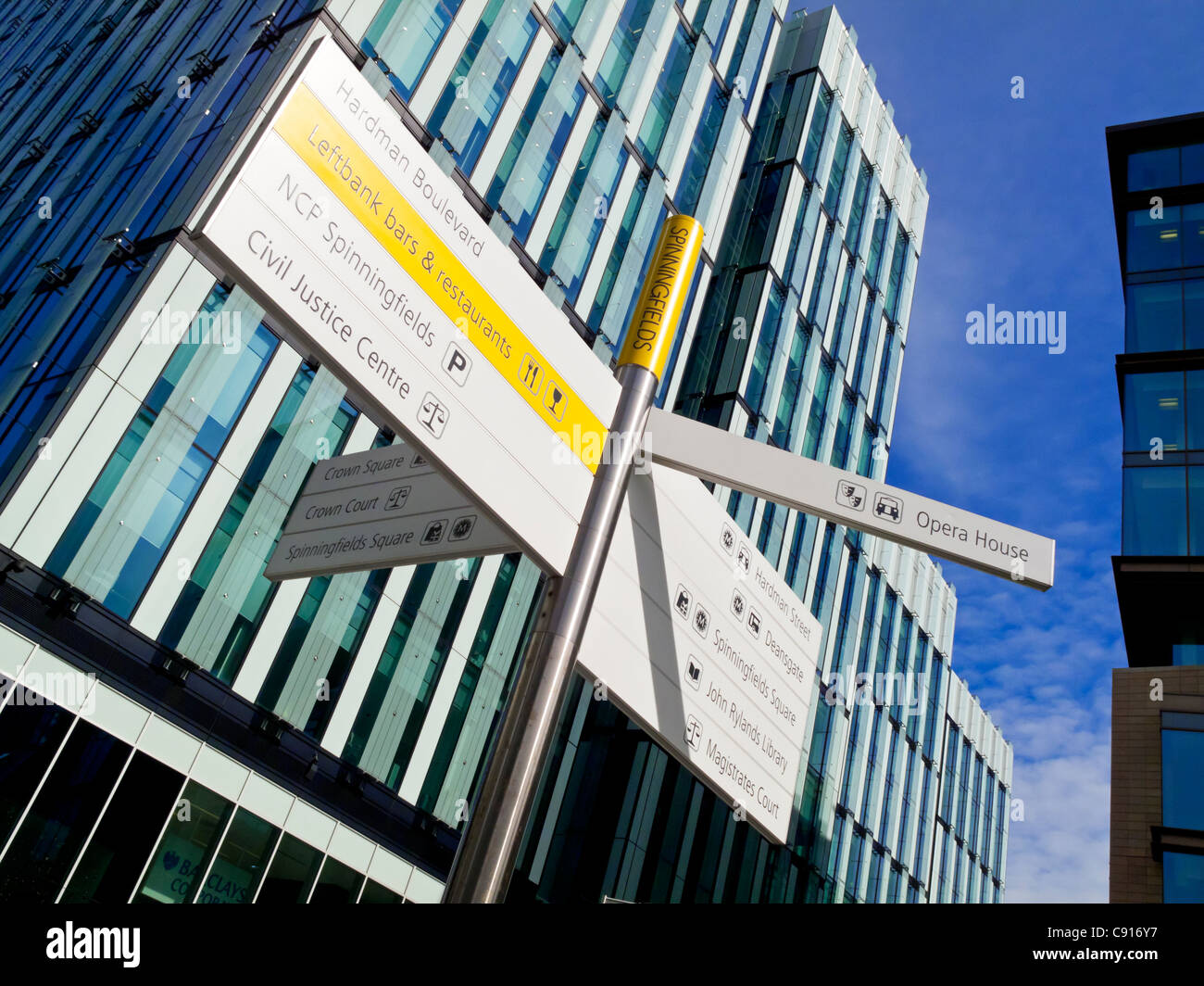 Segno esterno di nuova costruzione ufficio blocchi nel Spinningfields area del centro cittadino di Manchester Inghilterra England Regno Unito Foto Stock