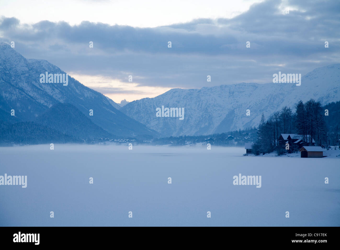 Il lago di Toplitz è un lago di alta montagna che si blocca in inverno. Esso è stato impiegato nella seconda guerra mondiale come un sito di prova per armi Foto Stock