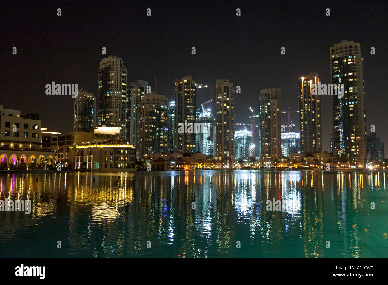 Dubai durante le ore notturne Foto Stock